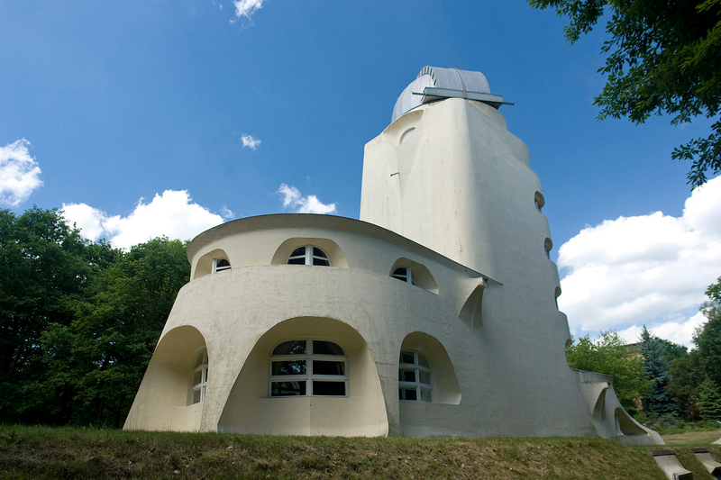 Illustration for article titled The Most Amazing Meteorological And Space Observatories Ever Built